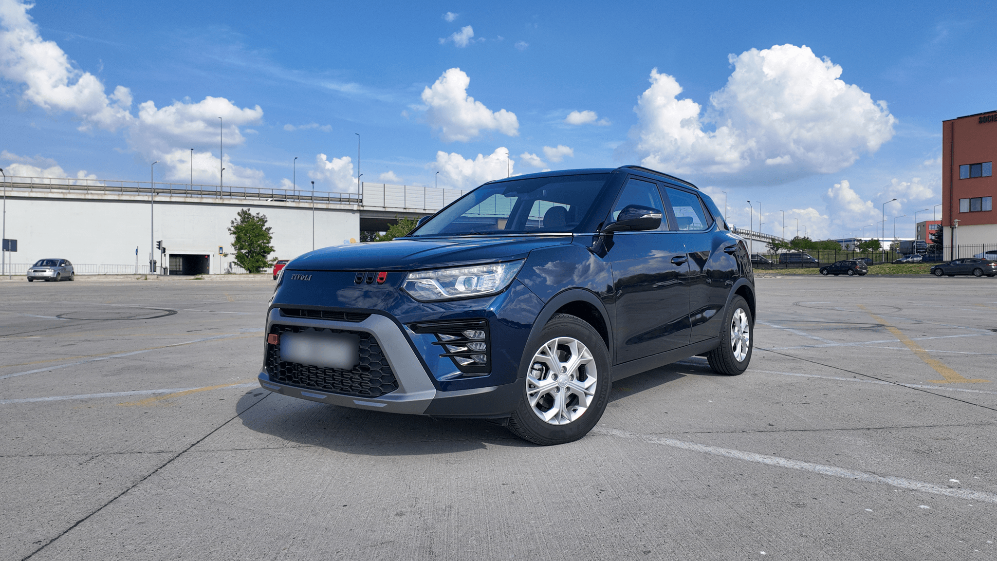 SsangYong Tivoli photo 1